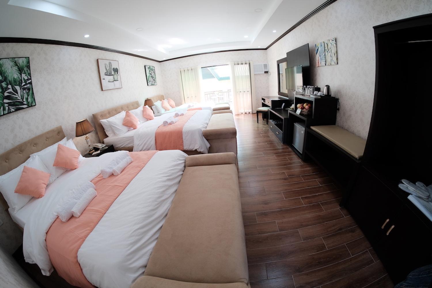 Luisita Central Park Hotel Tarlac City Room photo