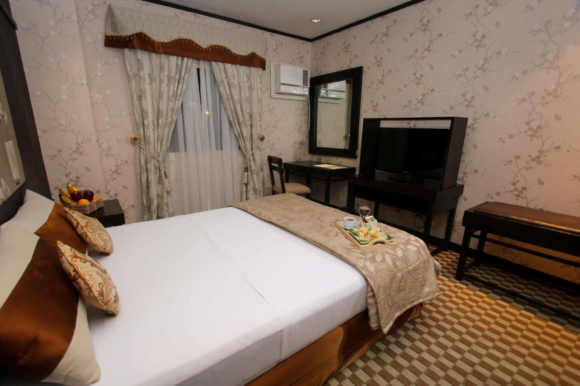 Luisita Central Park Hotel Tarlac City Exterior photo