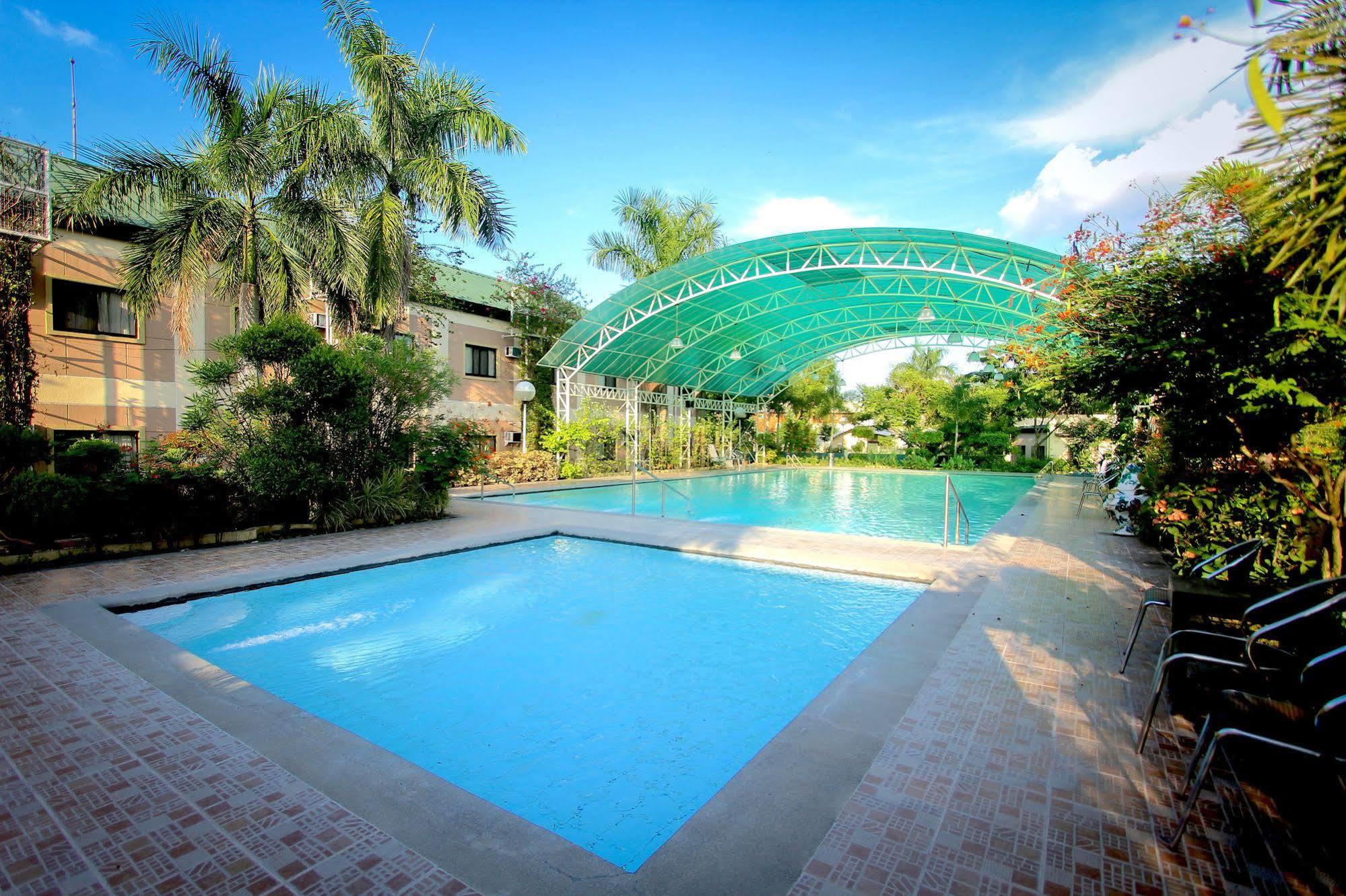 Luisita Central Park Hotel Tarlac City Exterior photo